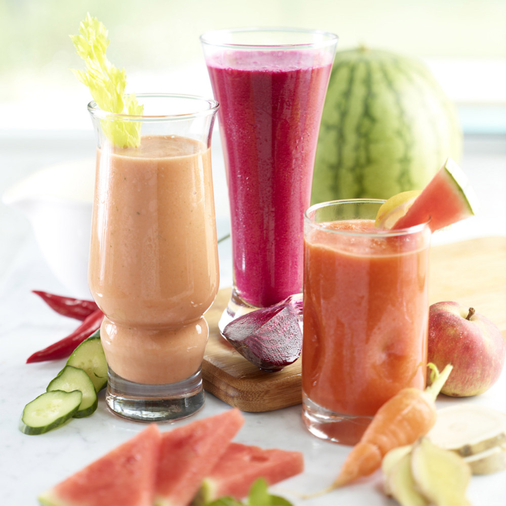 Healthy drink trio with veggie de-bloat smoothie